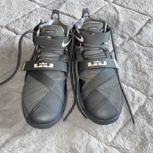 Big Kids Lebron James 23 Soldier IX basketball shoes